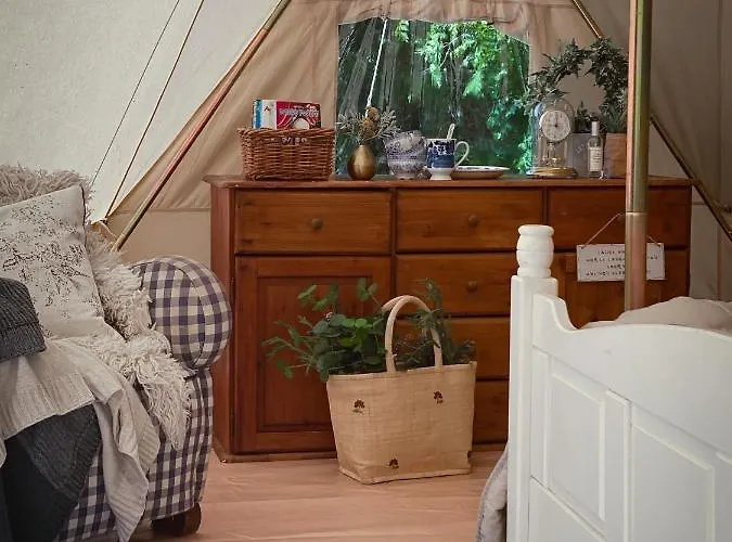 Idyllisk Glamping Rett Ved Elven Campo de lujo Skien